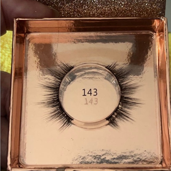 Live Glam 143 Mink Lashes New Without tags OS - Picture 3 of 3